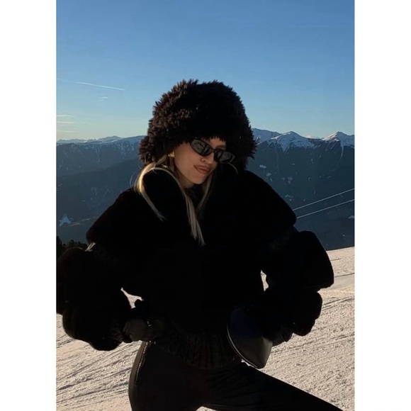 GOLDBERGH BIRD BUCKET HAT IN BLACK - Picture 11 of 16